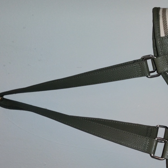 Purse ( No Name) - Picture 3 of 4